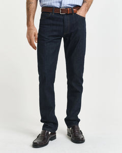 GANT - Regular Fit Jeans in Clean Dark Blue Wash 1000423 960