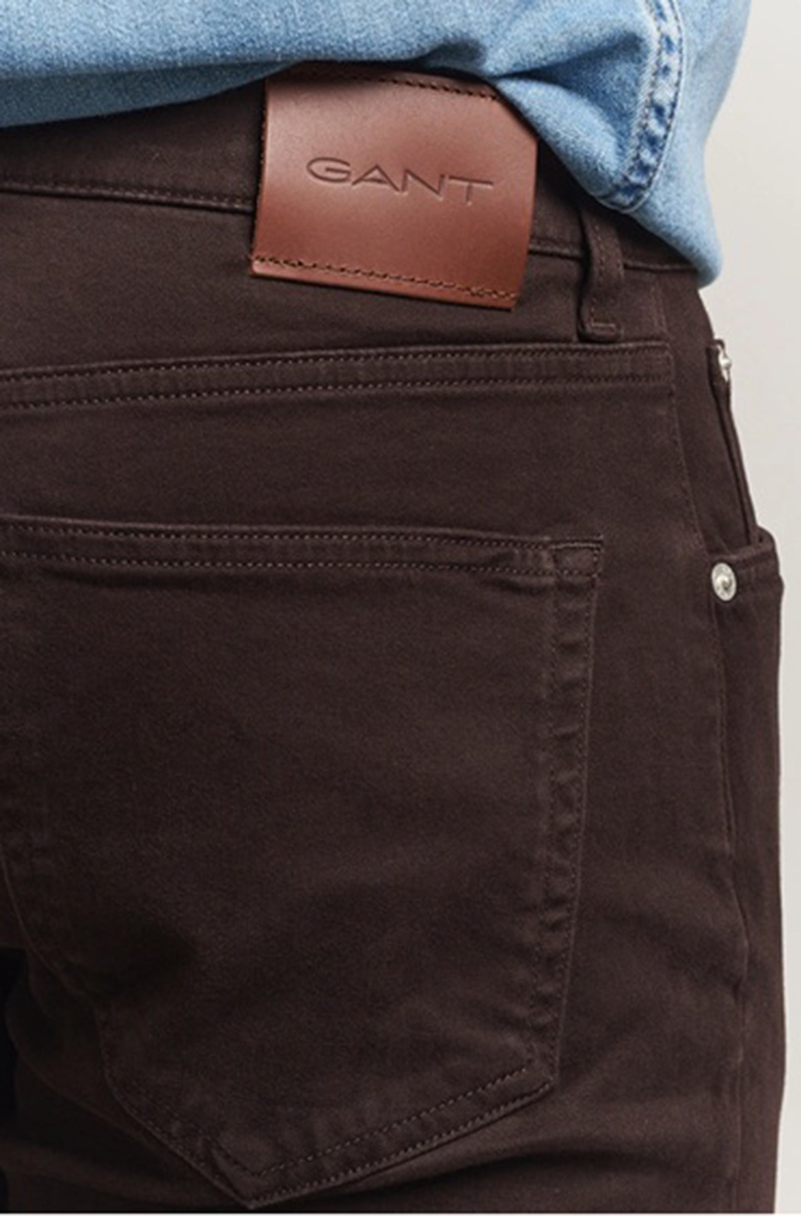 GANT - Regular Fit Moleskin Jeans in Dark Brown 1000436 202