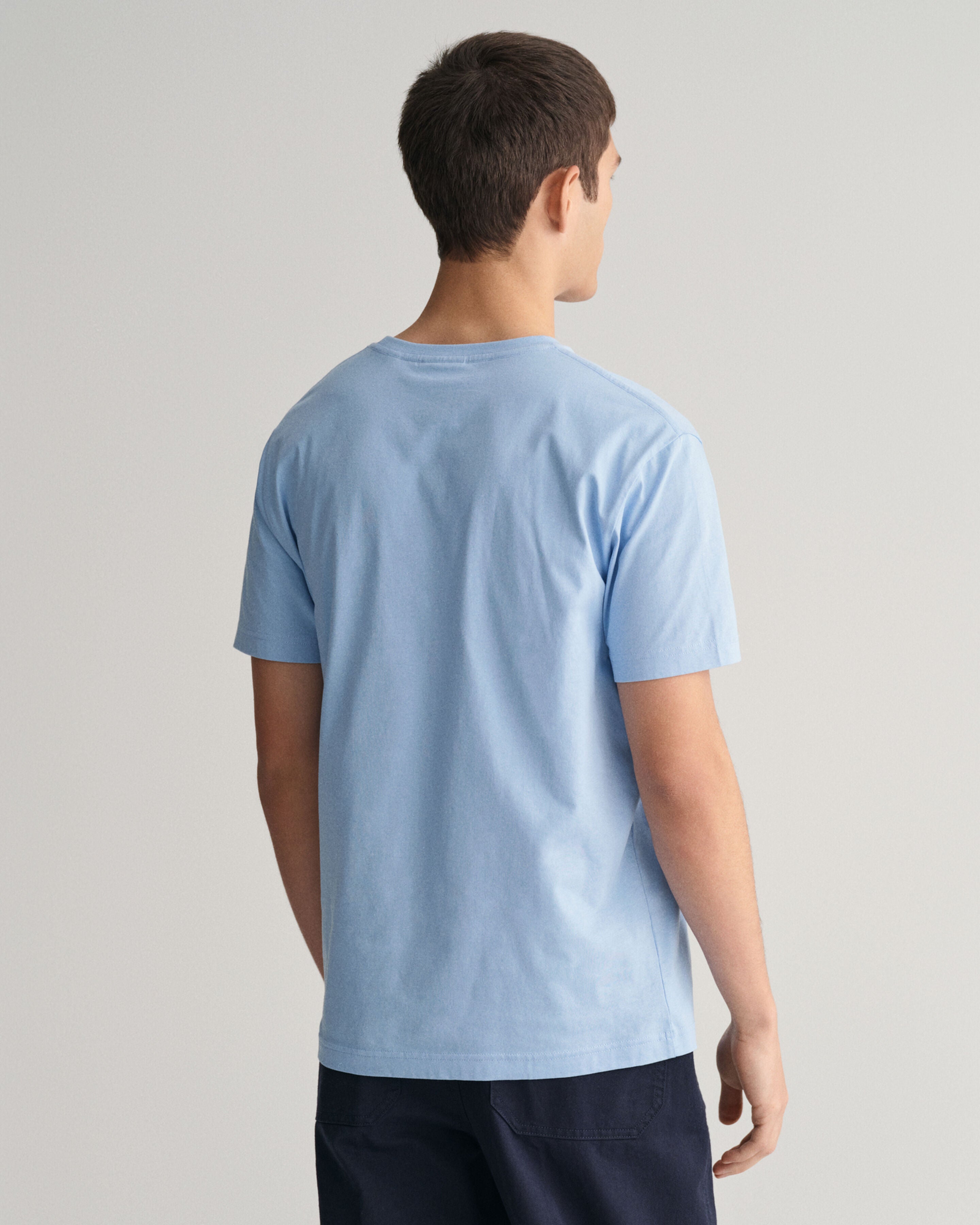 GANT - Regular Fit Shield T-Shirt in Dove Blue 2003184 474