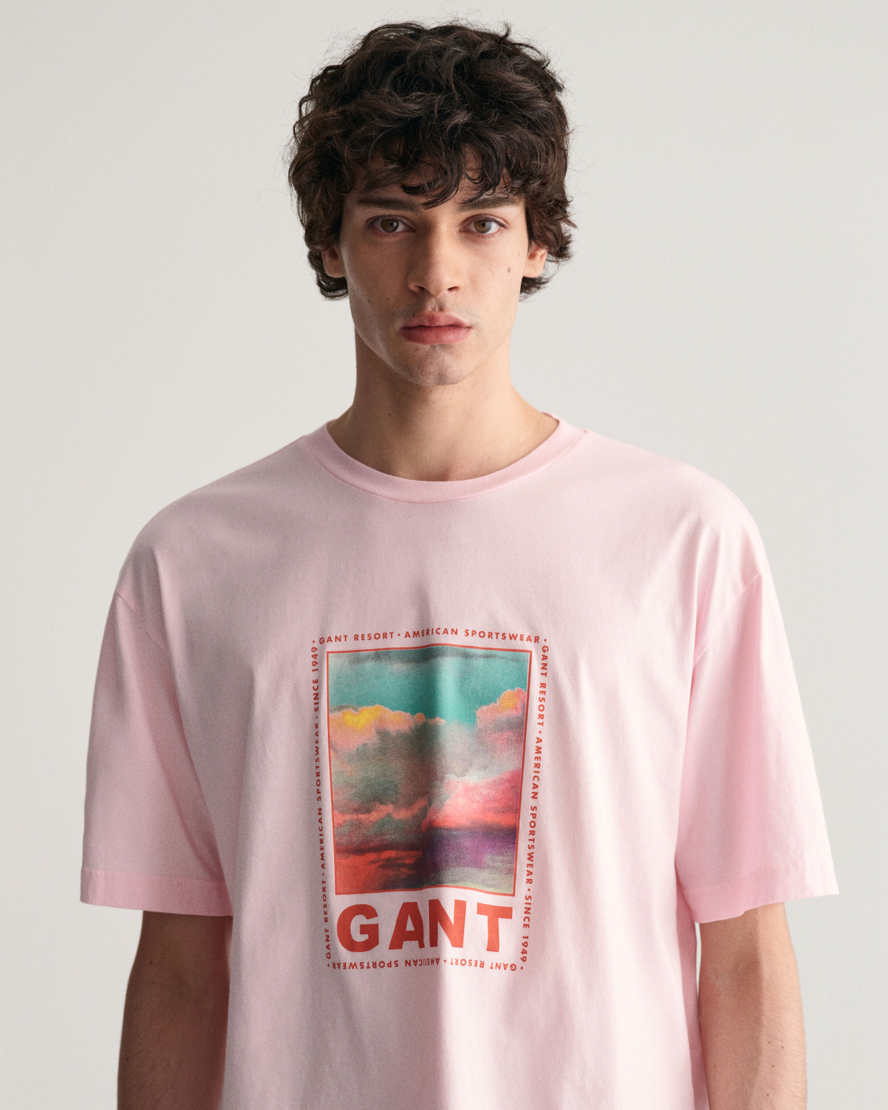 GANT - Washed Graphic T-Shirt In California Pink 2013078 637