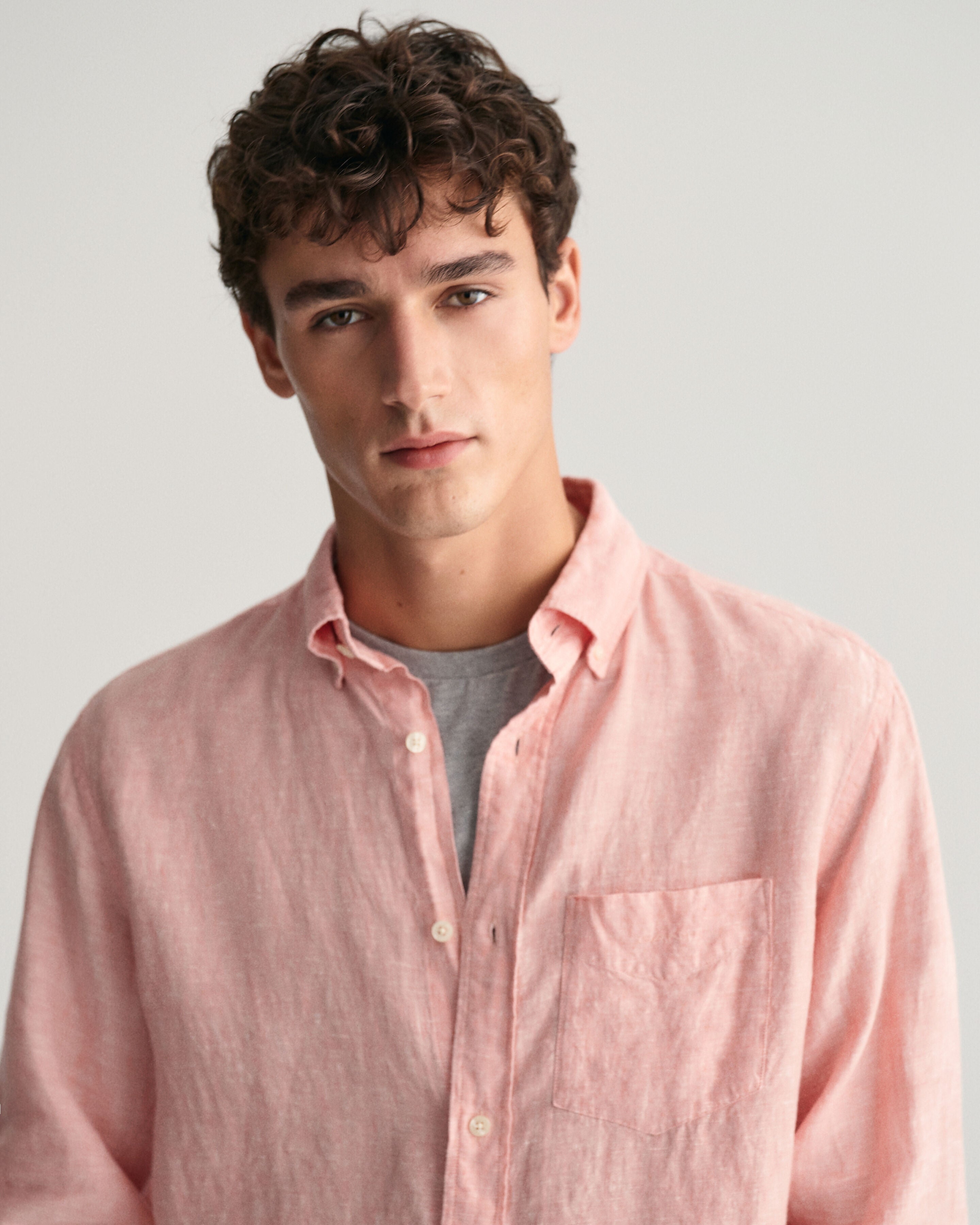 GANT - Regular Fit Linen Shirt In Peachy Pink 3240102 624