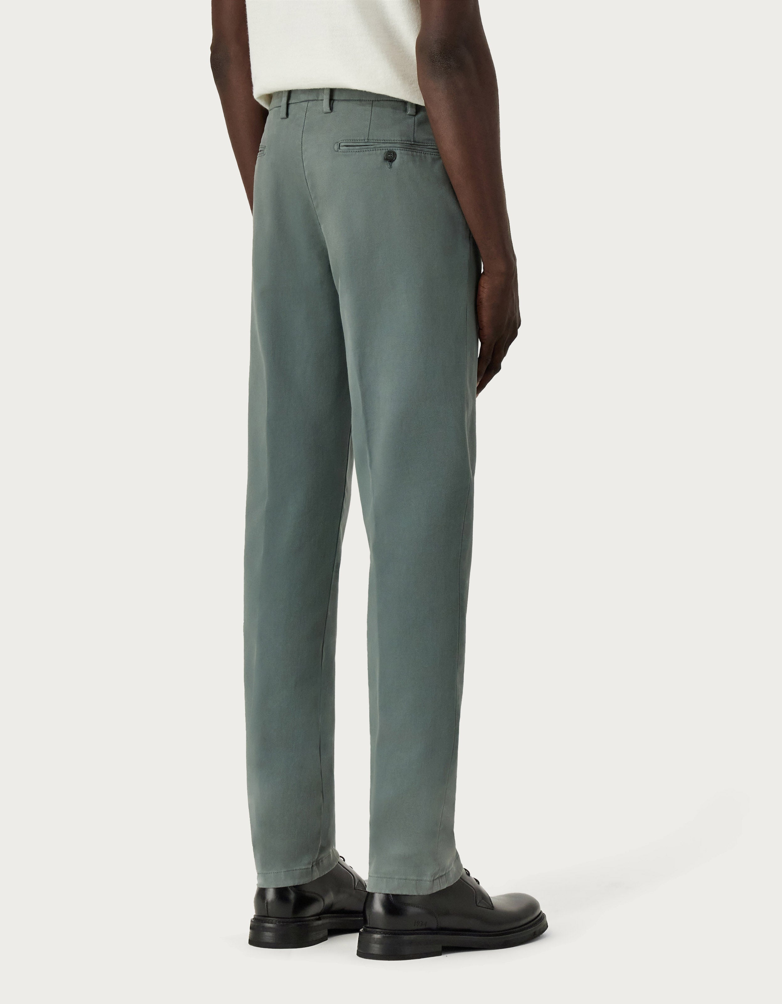 CANALI - Chinos In Super Soft Cotton-Dyed Microtwill In Sage Green D91697-PT01482-801