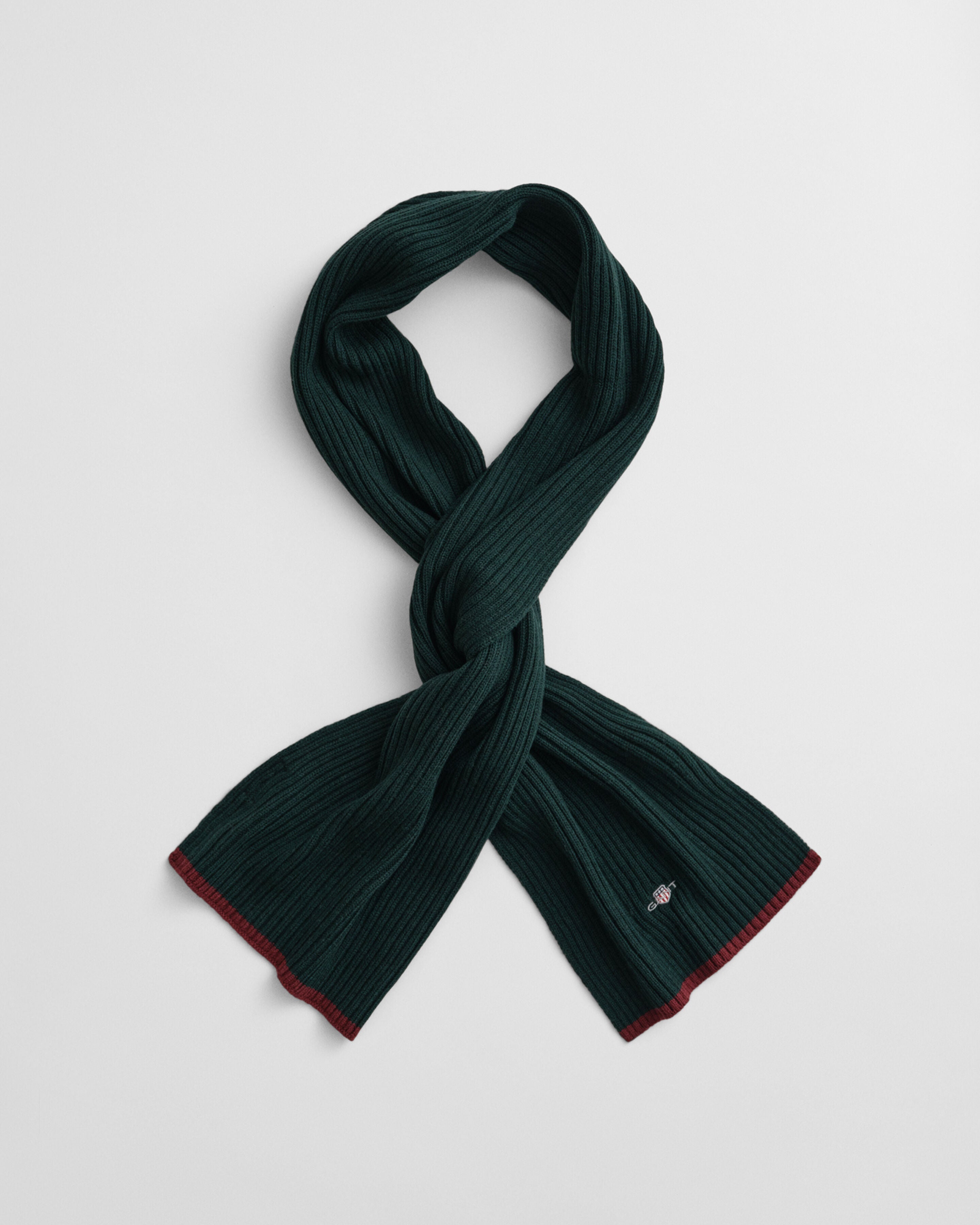 GANT - Essential Hat and Scarf Gift Set in Tartan Green 9910055 374