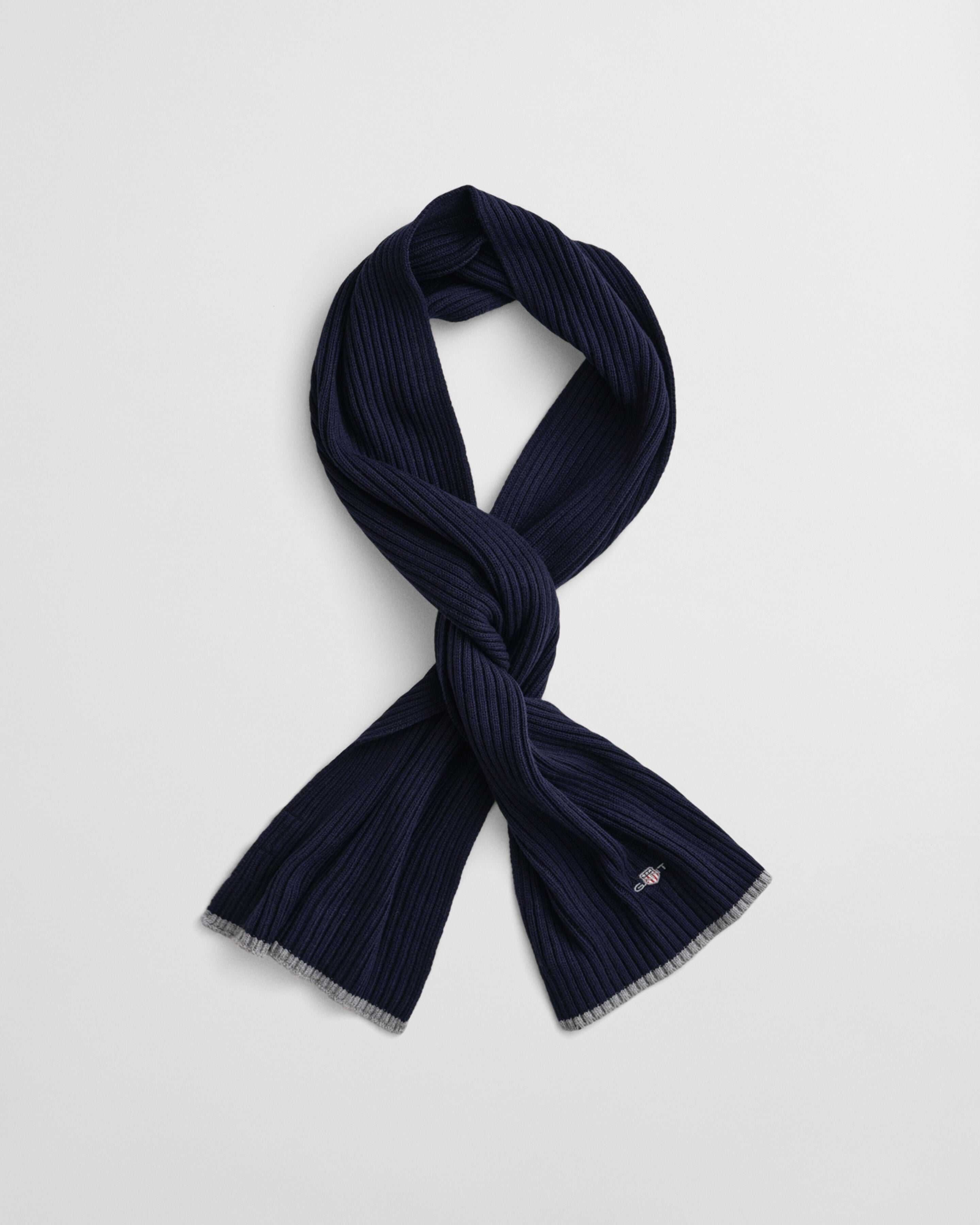GANT - Essential Hat and Scarf Gift Set in Marine Blue 9910055 410