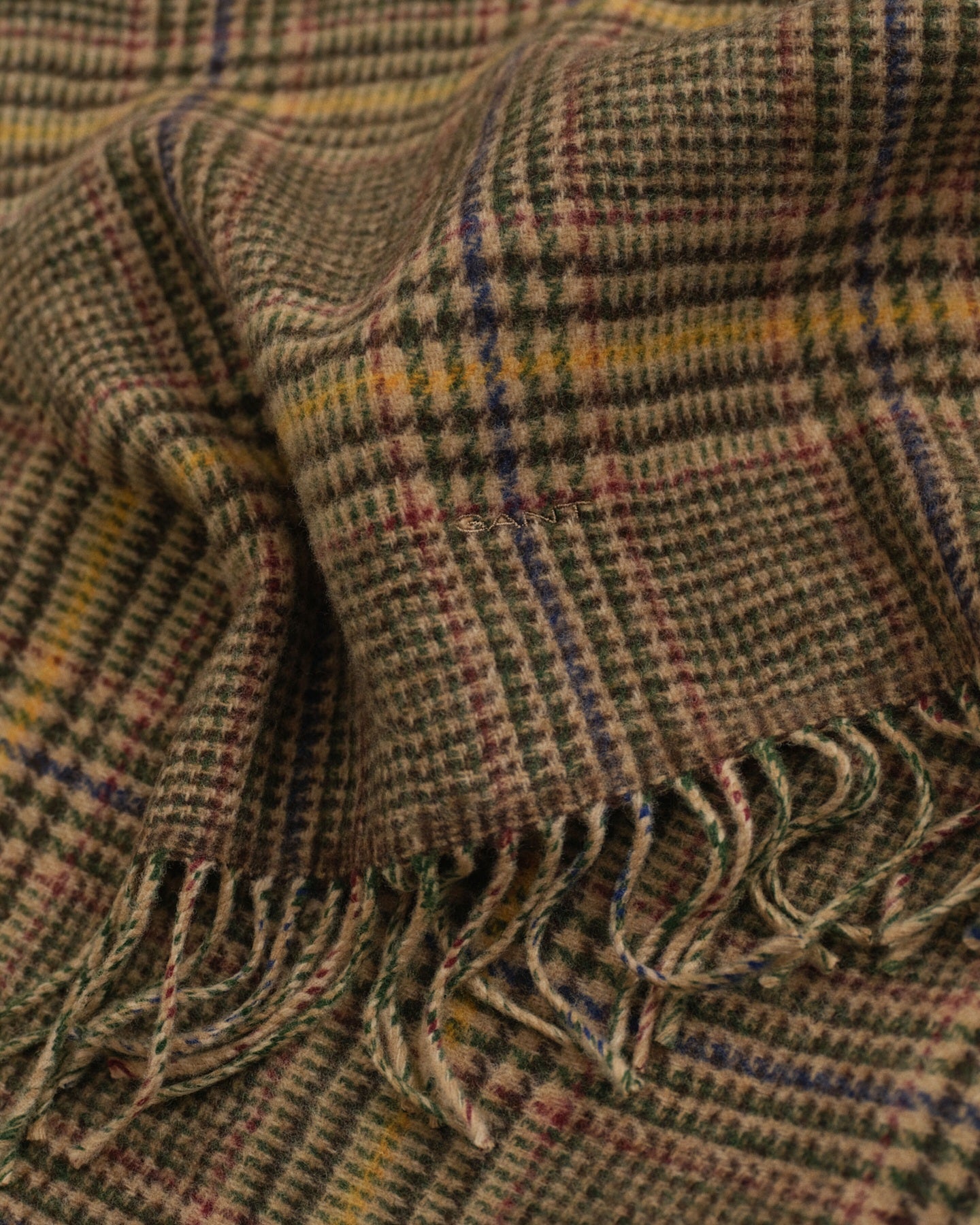 GANT - Double-Faced Check Scarf in Warm Khaki 9920251 213