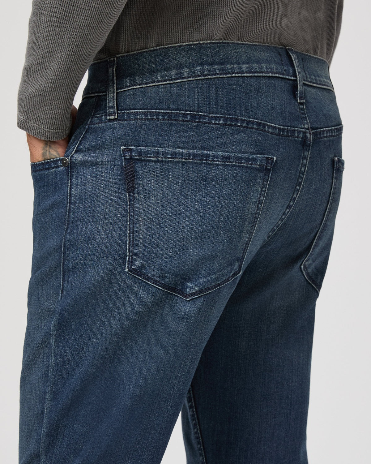 PAIGE - Transcend FEDERAL Slim Straight Jean in CORMAC Mid Blue Wash M655697-C778