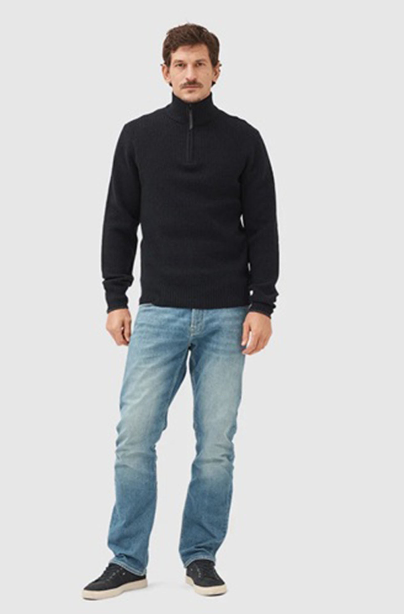 RODD & GUNN - ROBBIES ROAD Half Zip Knit in MIDNIGHT EP0956