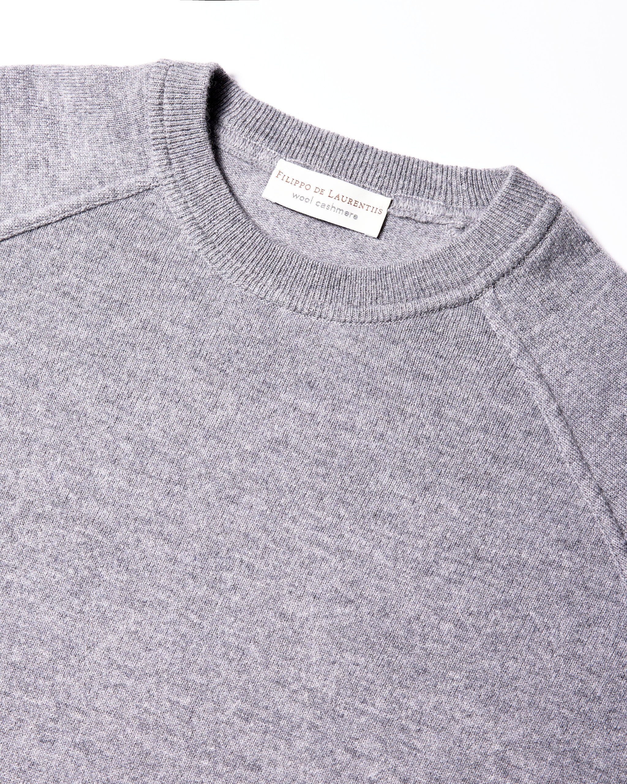 FILIPPO DE LAURENTIIS - Wool and Cashmere Raglan Sleeve Sweater in Perla Grey GC1MLR2A-WC12R 900