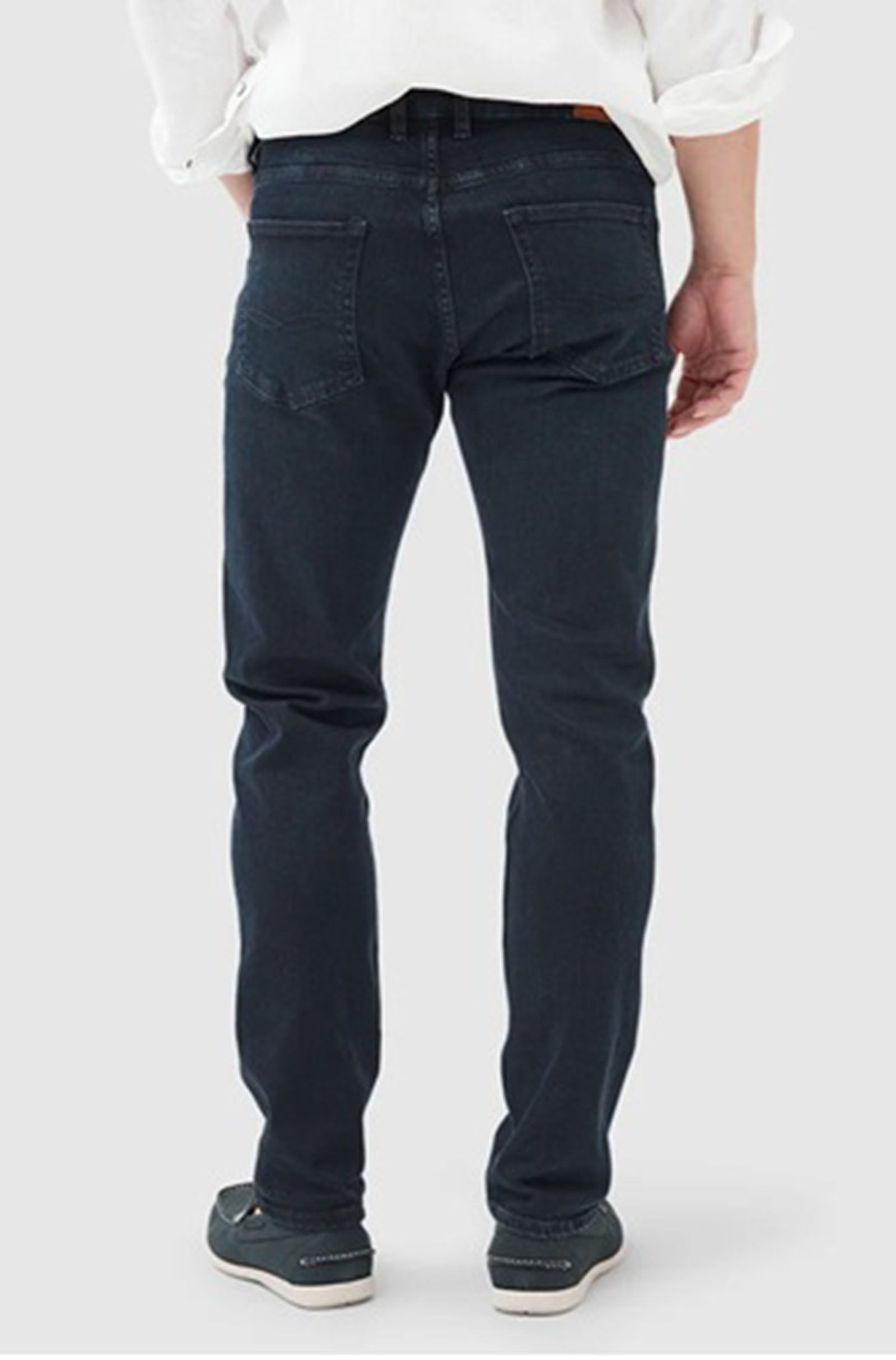 RODD & GUNN - WESTON Straight Leg Italian Denim Jeans in Blue Black VJ0440