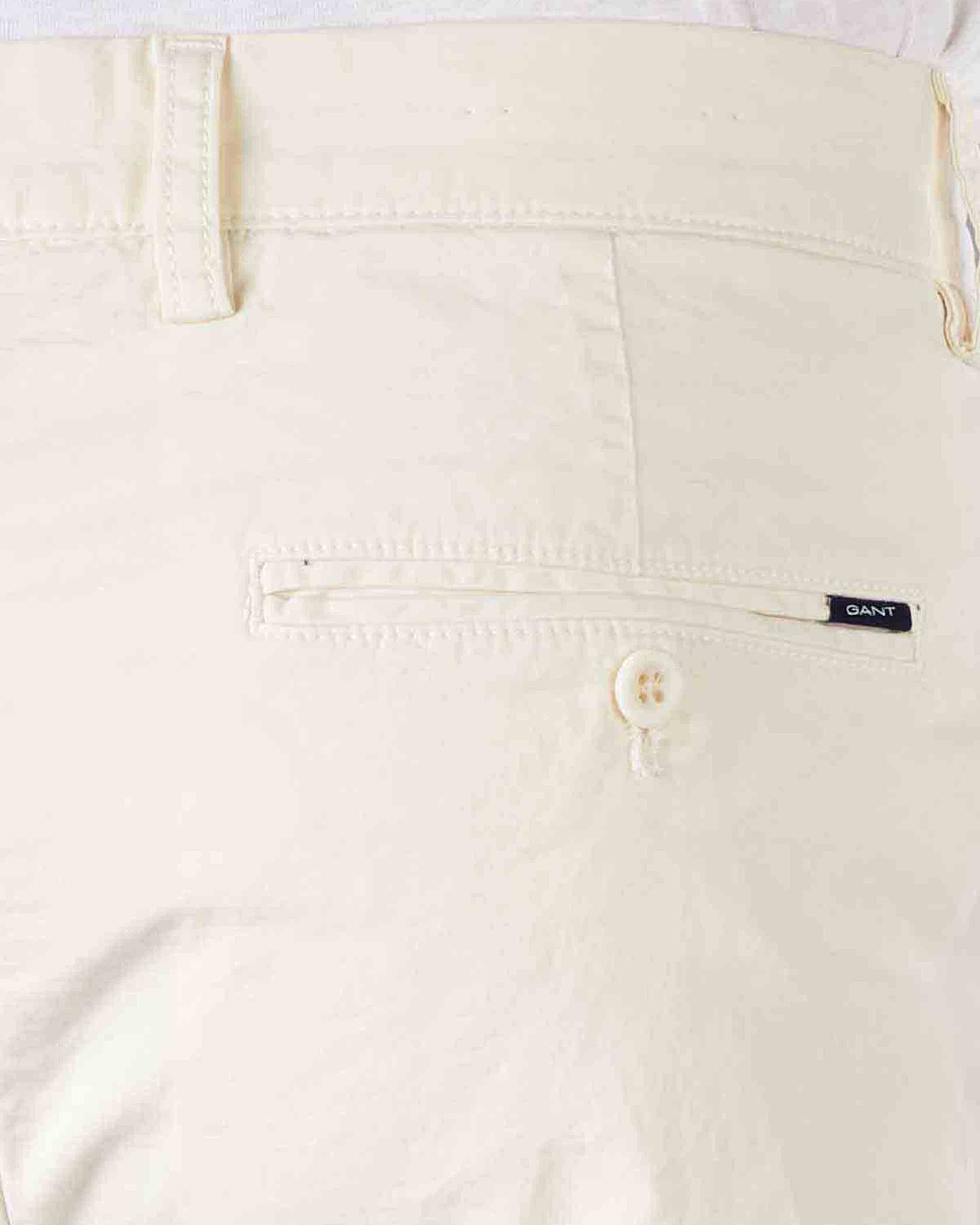 GANT - Allister Regular Fit Sunfaded Shorts in Cream