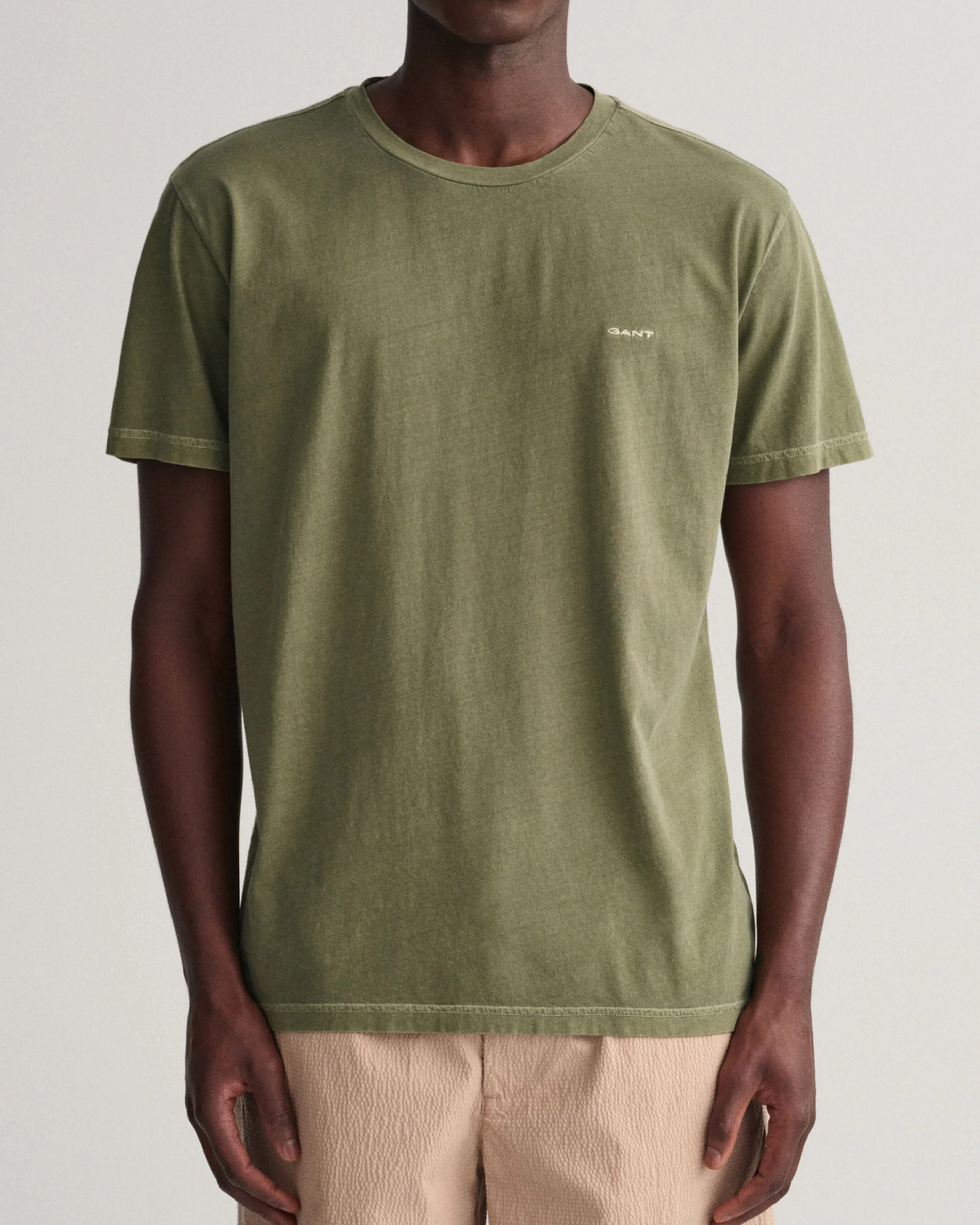 GANT - Sunfaded T-Shirt in Kalamata Green 2057027 362
