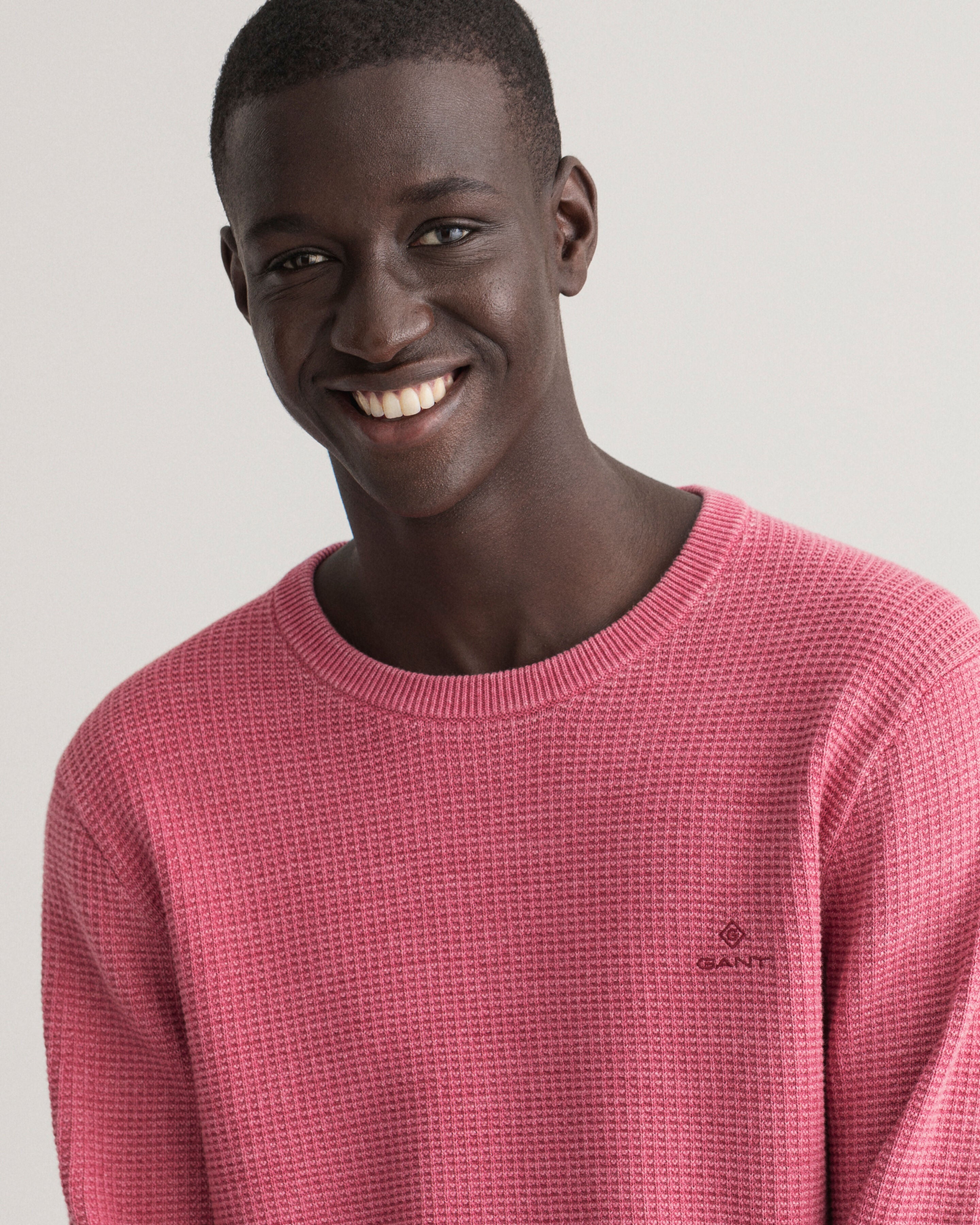 GANT - Sunfaded Crew Neck Textured Sweater In Rapture Rose 8050143 665