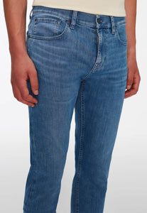 7 FOR ALL MANKIND - SLIMMY Luxe Performance Denim Jeans In Eco Cascade Light Blue JSMSB800XC