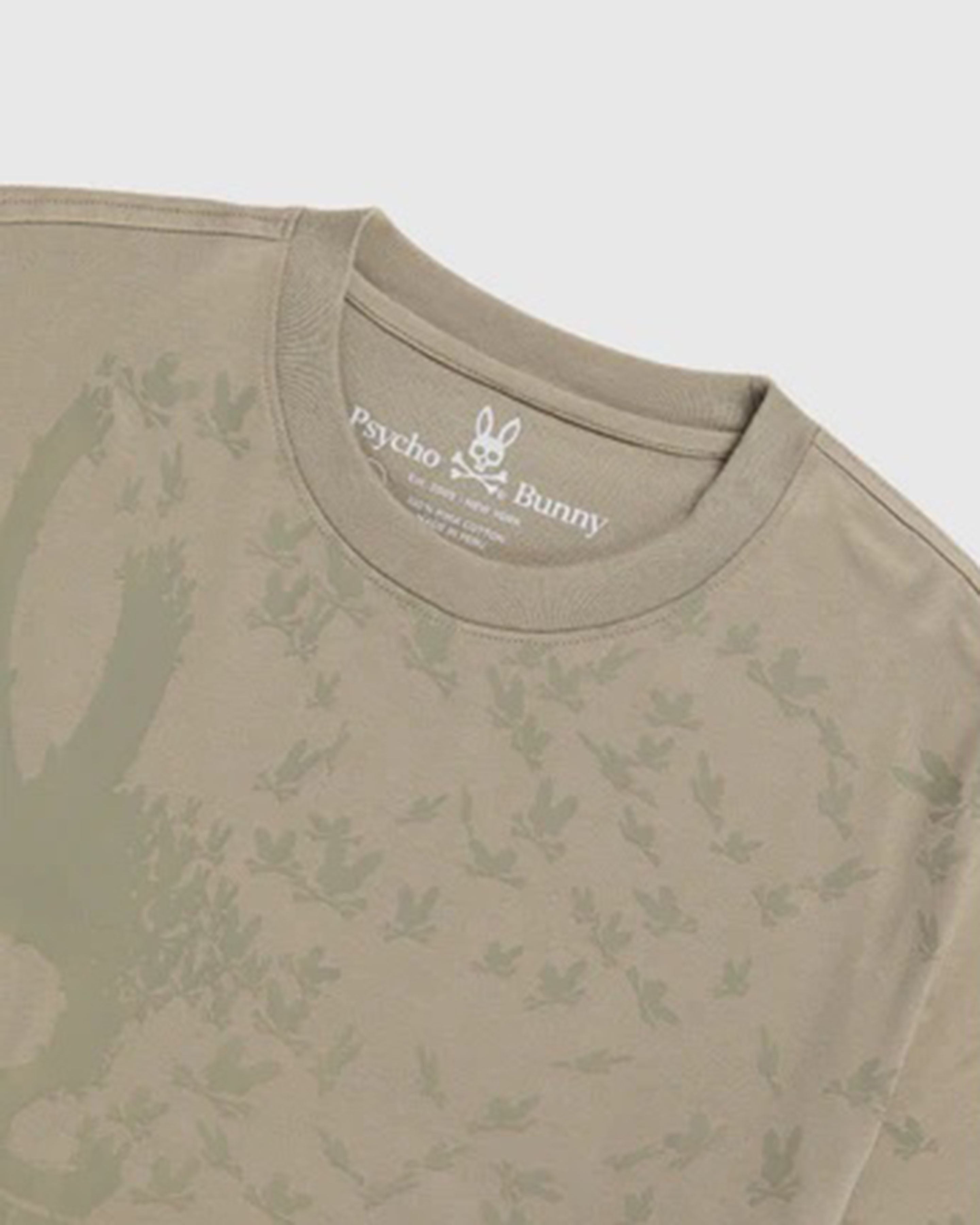 PSYCHO BUNNY - MULLEN Graphic T-Shirt in Wet Sand B6U618X1PC WTD