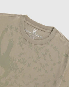 PSYCHO BUNNY - MULLEN Graphic T-Shirt in Wet Sand B6U618X1PC WTD