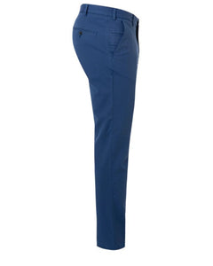 HILTL - TEAKER-S Slim Straight Super Stretch Supima Cotton Chinos In Monaco Blue 75295/53000/43